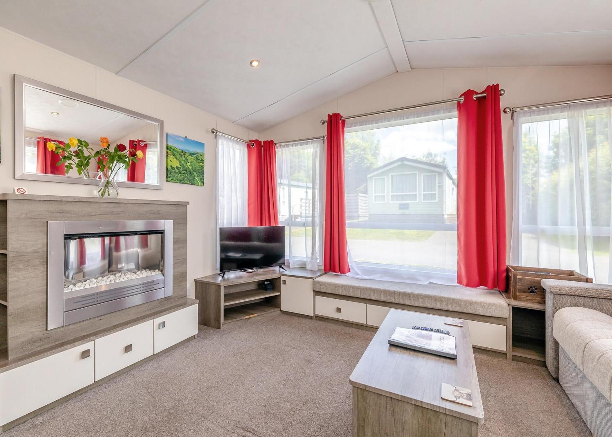 Longnor Wood Holiday Park Екстер'єр фото