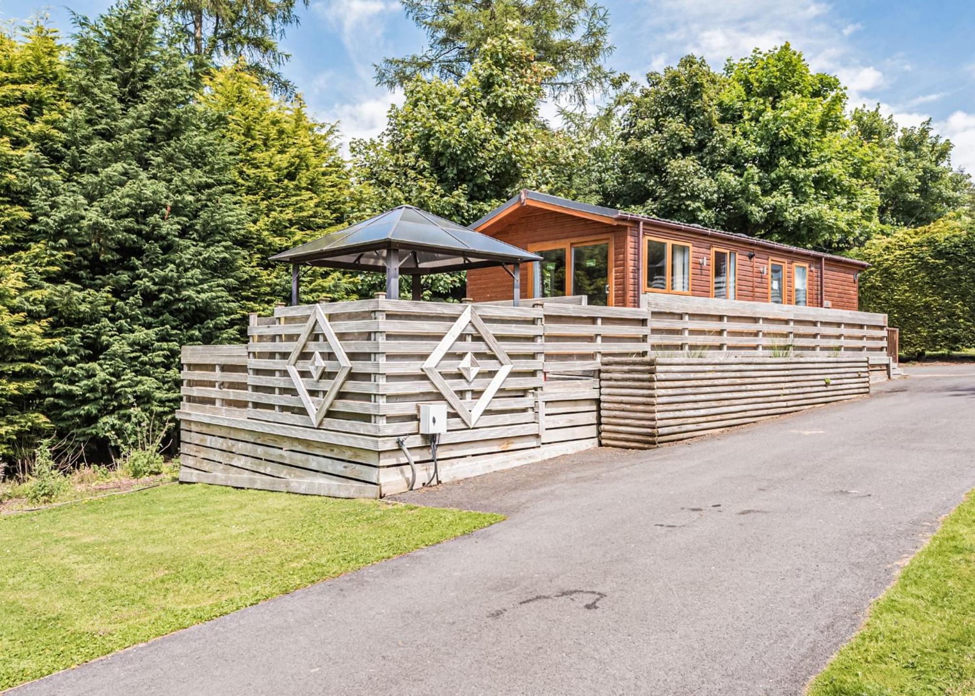 Longnor Wood Holiday Park Екстер'єр фото