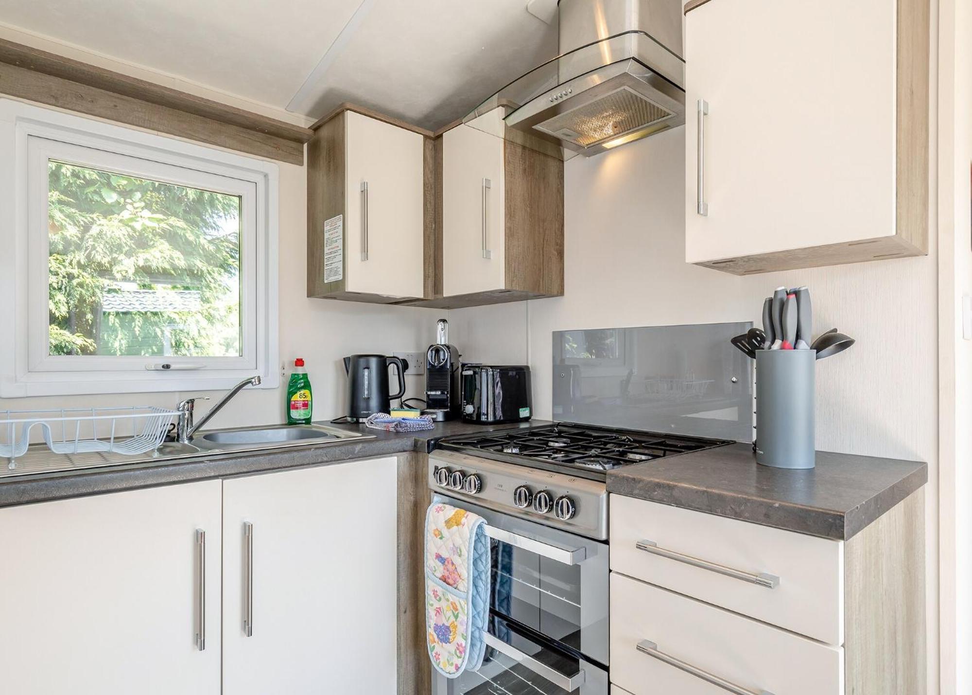 Longnor Wood Holiday Park Екстер'єр фото