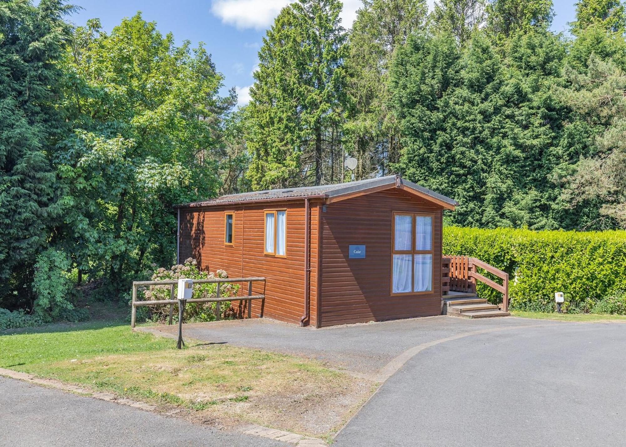 Longnor Wood Holiday Park Екстер'єр фото