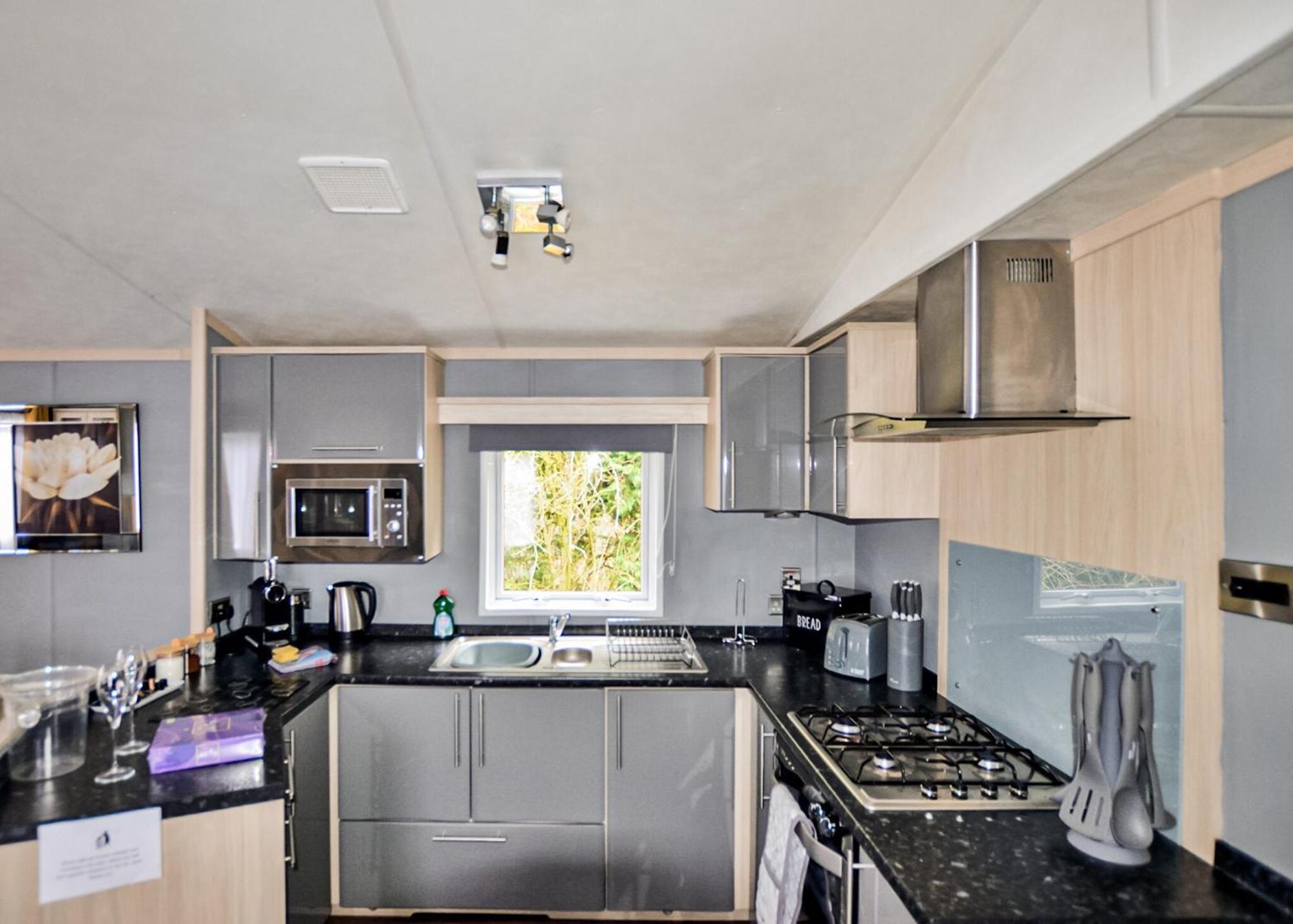 Longnor Wood Holiday Park Екстер'єр фото