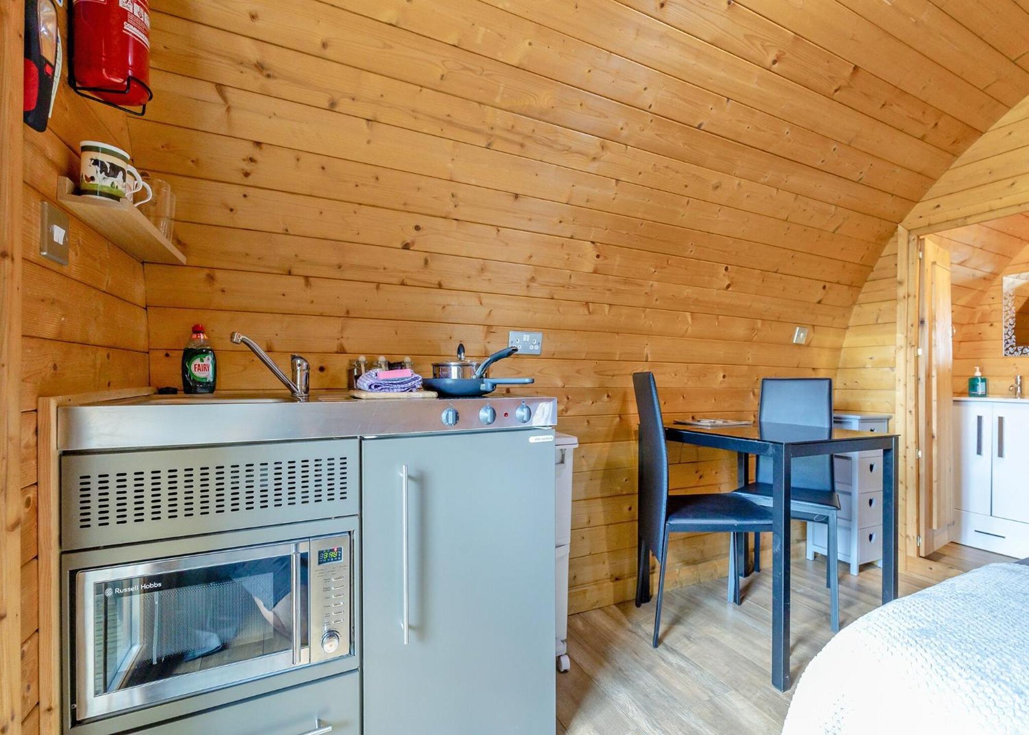 Longnor Wood Holiday Park Екстер'єр фото