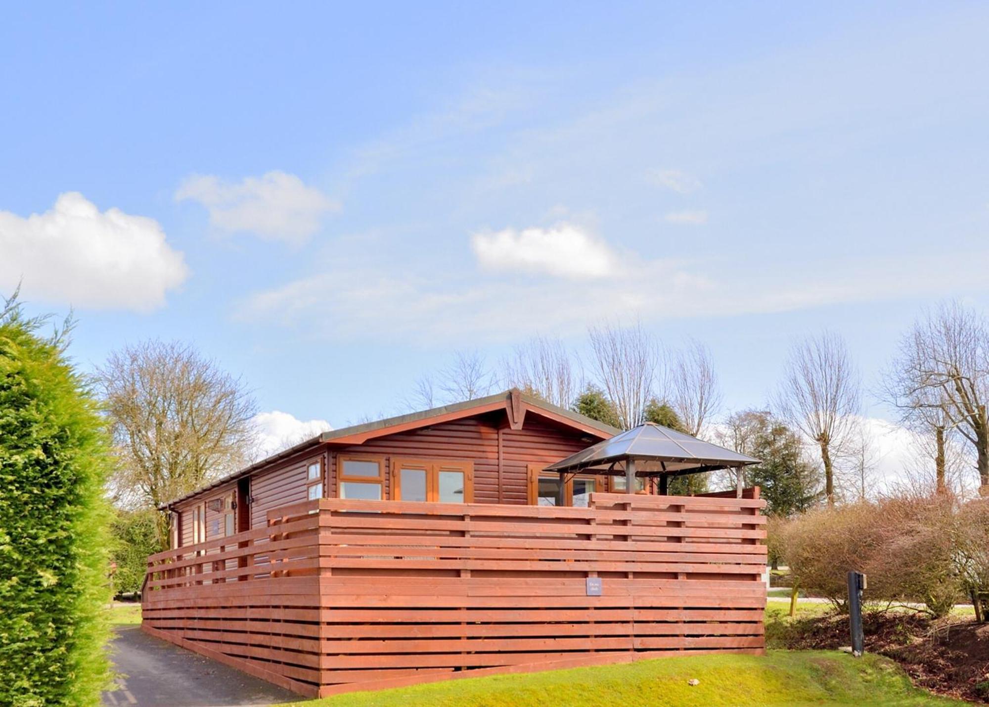 Longnor Wood Holiday Park Екстер'єр фото