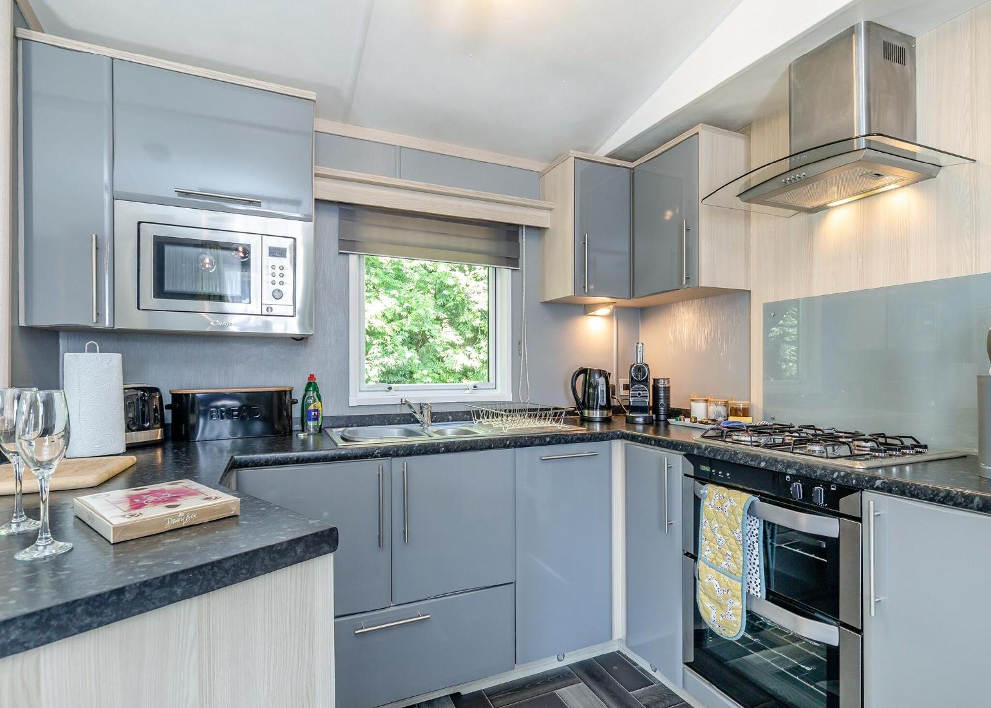 Longnor Wood Holiday Park Екстер'єр фото