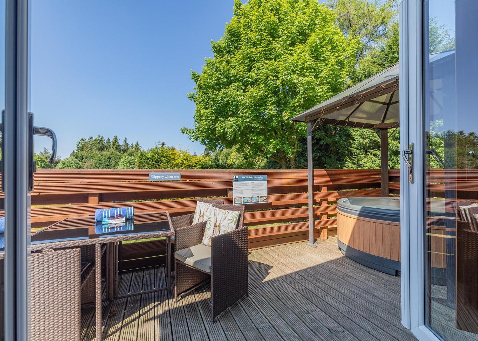Longnor Wood Holiday Park Екстер'єр фото