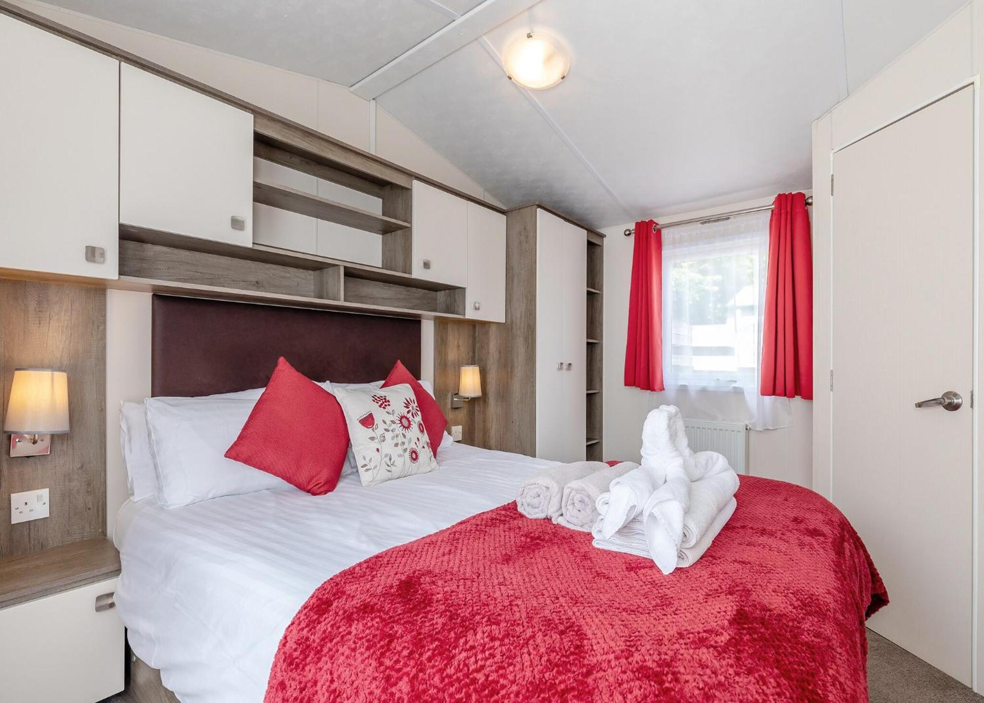 Longnor Wood Holiday Park Екстер'єр фото