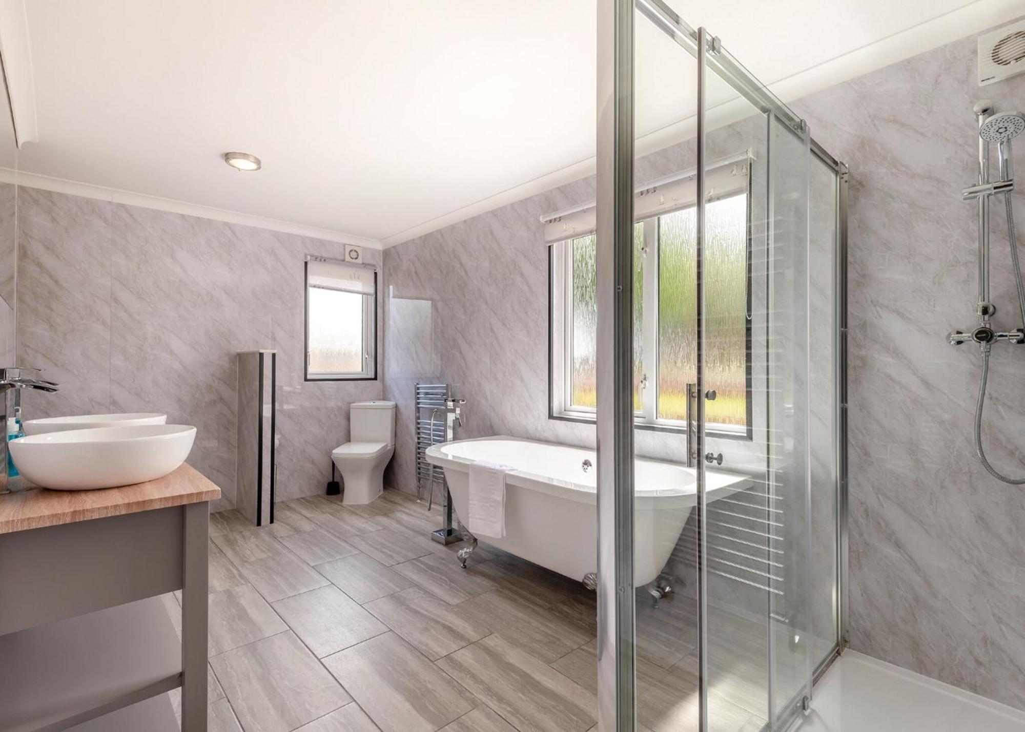 Longnor Wood Holiday Park Екстер'єр фото